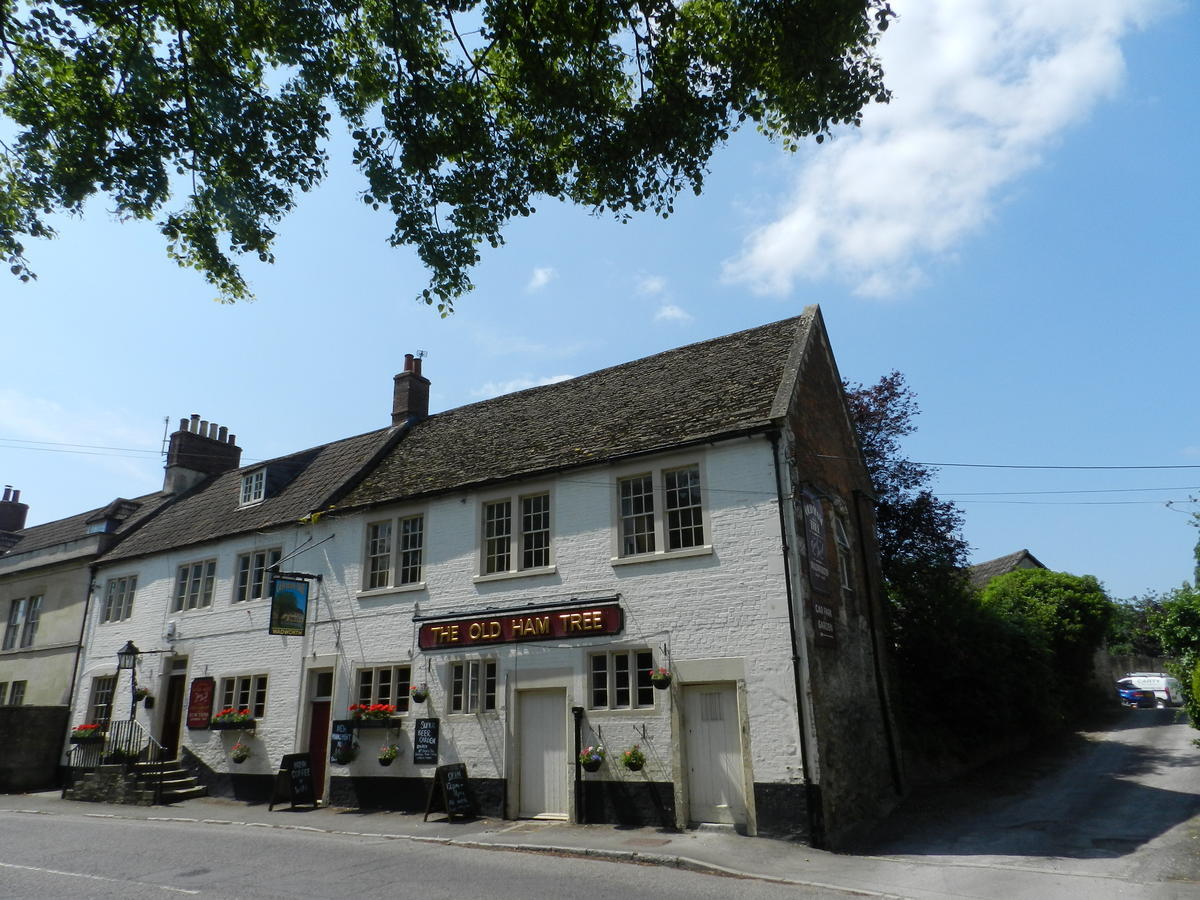 Hotel The Old Ham Tree Holt  Exterior foto